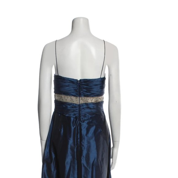 Stunning Badgley Mishka gown. - Picture 6 of 7